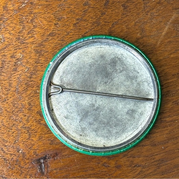 Set of 9 vintage 70s astrology pin-back buttons, radio station giveaway prizes - Picture 4 of 5